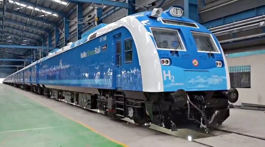 India first hydrogen train by Indian Railways running on hydrogen fuel