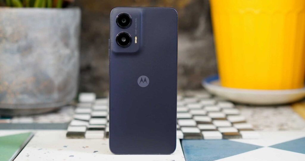 moto g35 5g best 5g smartphone under 15000 for students clean android